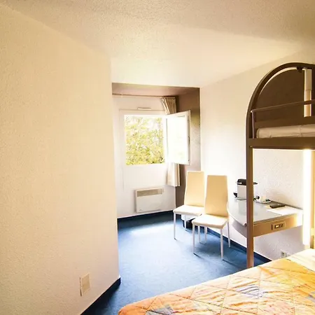 Egg - Les Gens De Ξενοδοχείο 2*