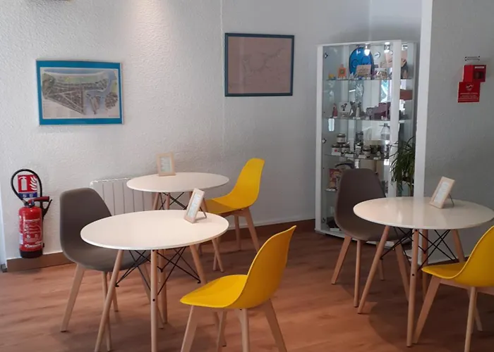 Egg - Les Gens De Hotel 2*