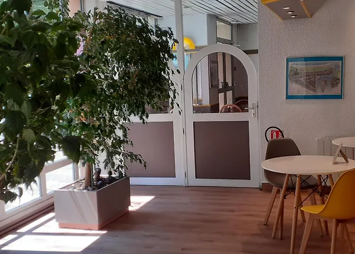 Hotel Egg - Les Gens De Dieppe